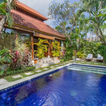 Heart Of Seminyak, 2Br, Sleeps 4, Walk To Bintang Villa Exterior photo