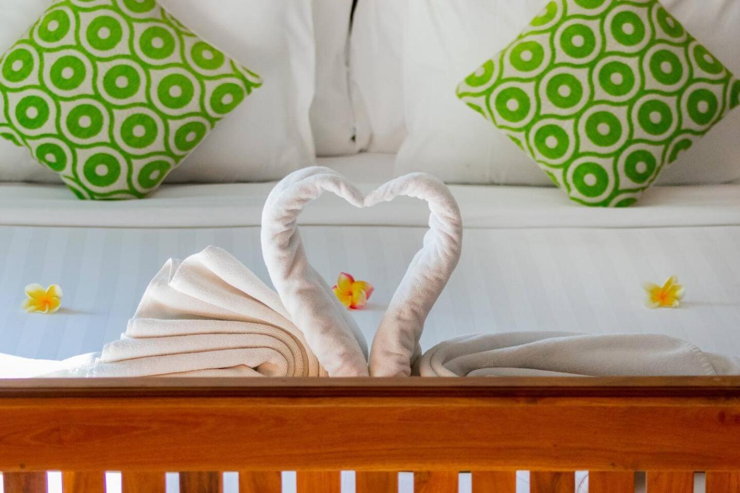 Heart Of Seminyak, 2Br, Sleeps 4, Walk To Bintang Villa Exterior photo
