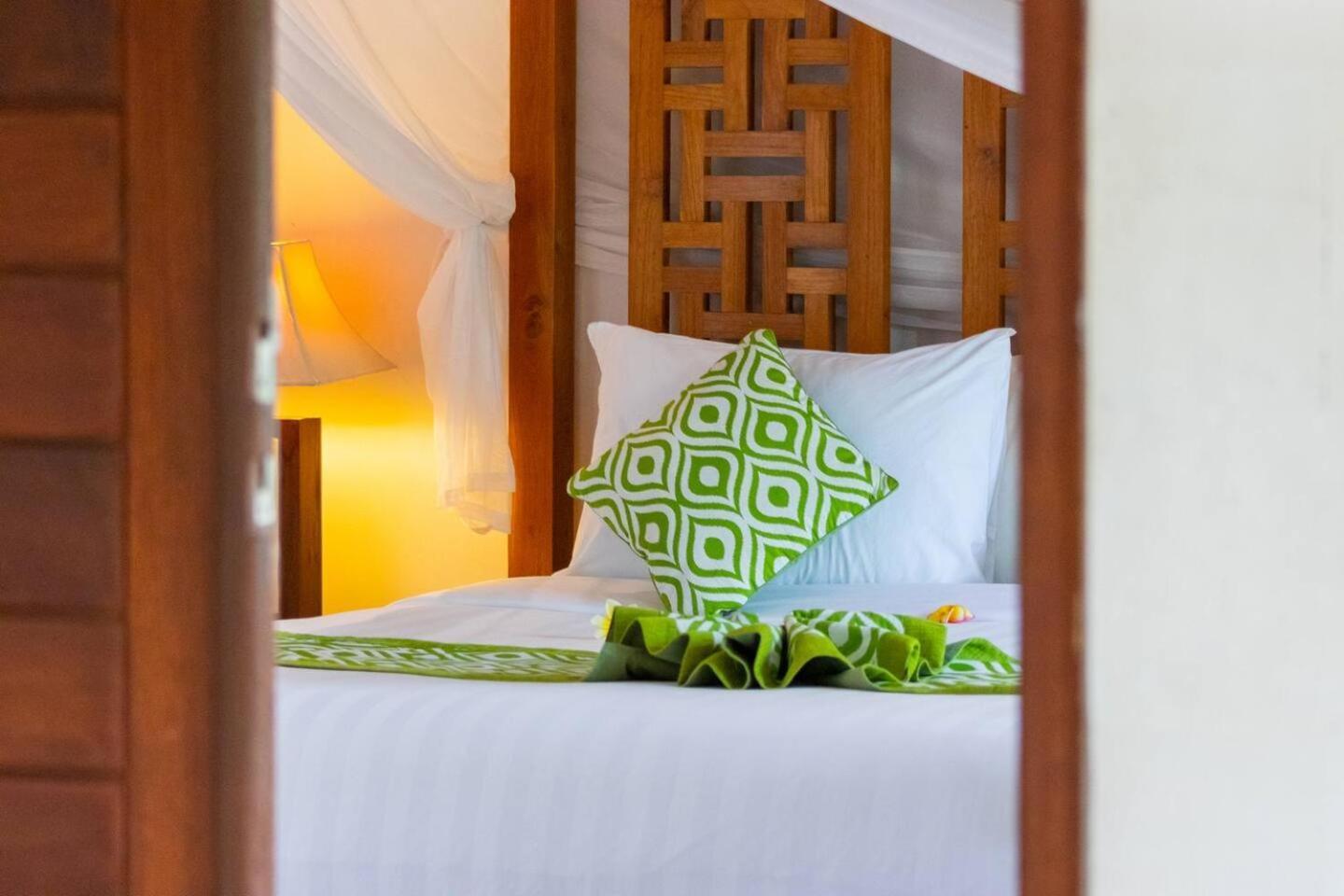 Heart Of Seminyak, 2Br, Sleeps 4, Walk To Bintang Villa Exterior photo