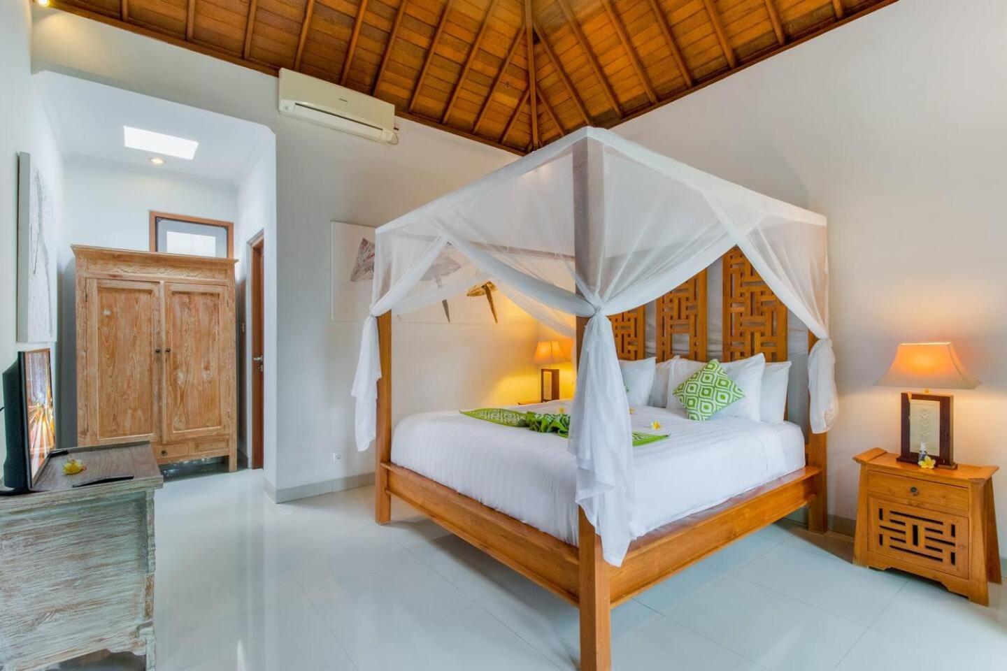 Heart Of Seminyak, 2Br, Sleeps 4, Walk To Bintang Villa Exterior photo