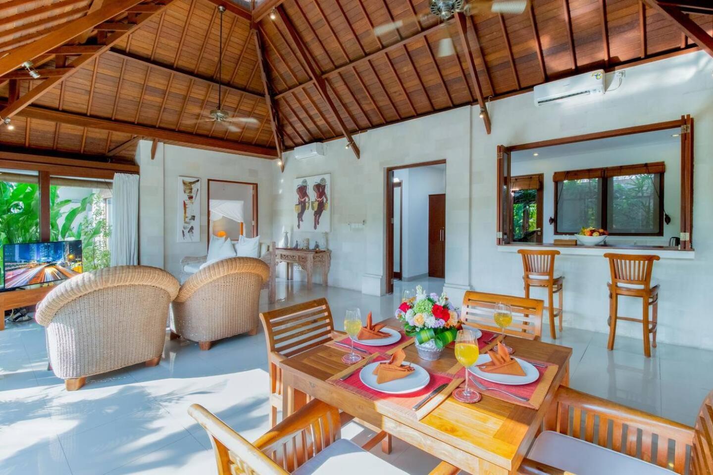 Heart Of Seminyak, 2Br, Sleeps 4, Walk To Bintang Villa Exterior photo