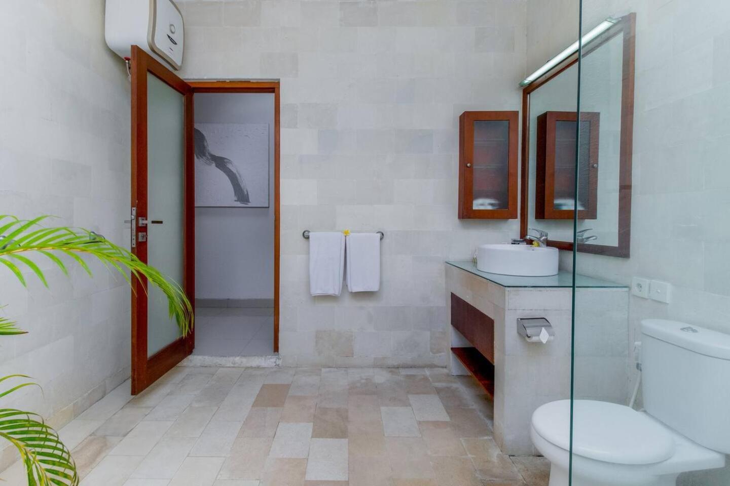 Heart Of Seminyak, 2Br, Sleeps 4, Walk To Bintang Villa Exterior photo