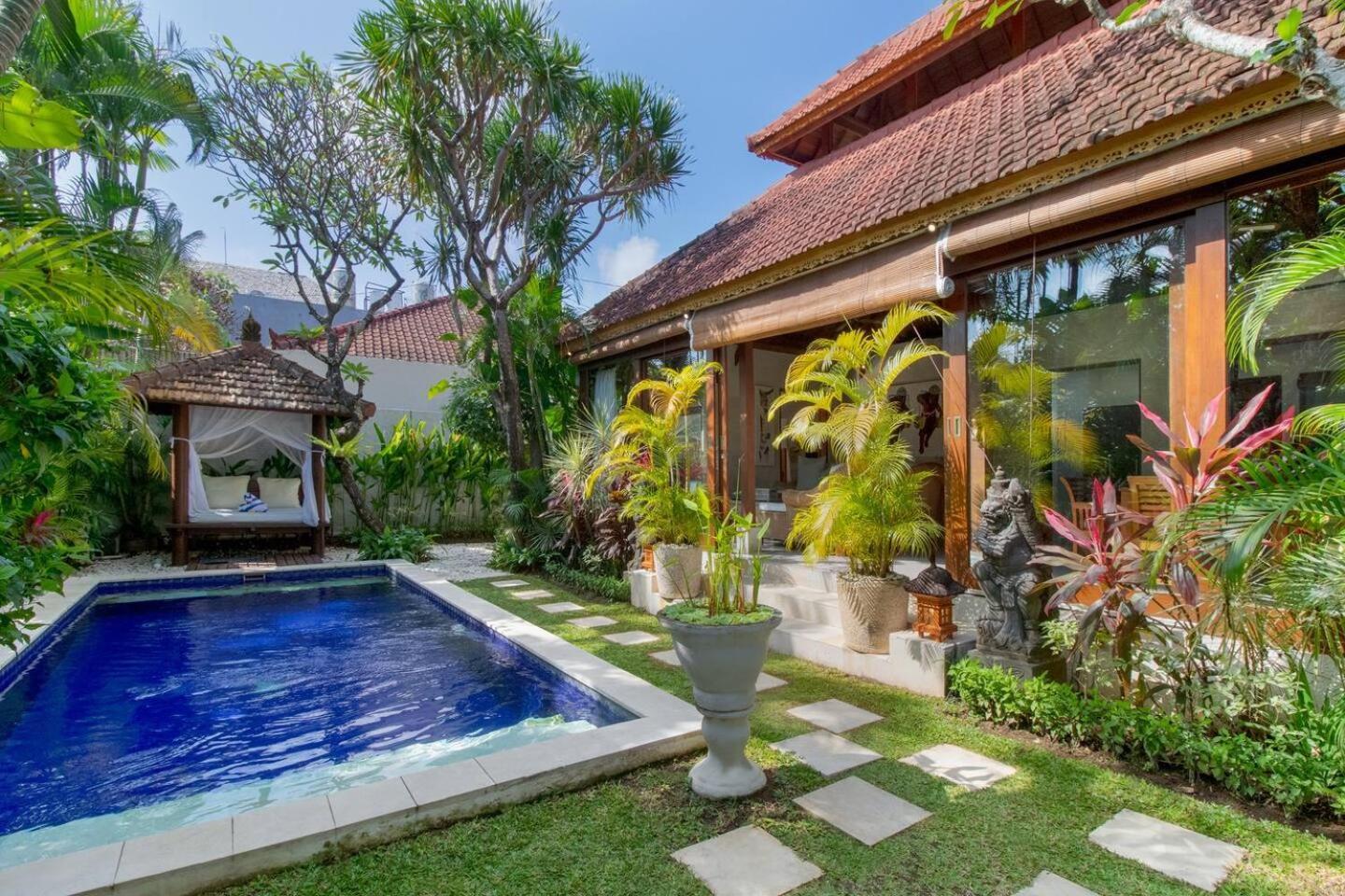Heart Of Seminyak, 2Br, Sleeps 4, Walk To Bintang Villa Exterior photo