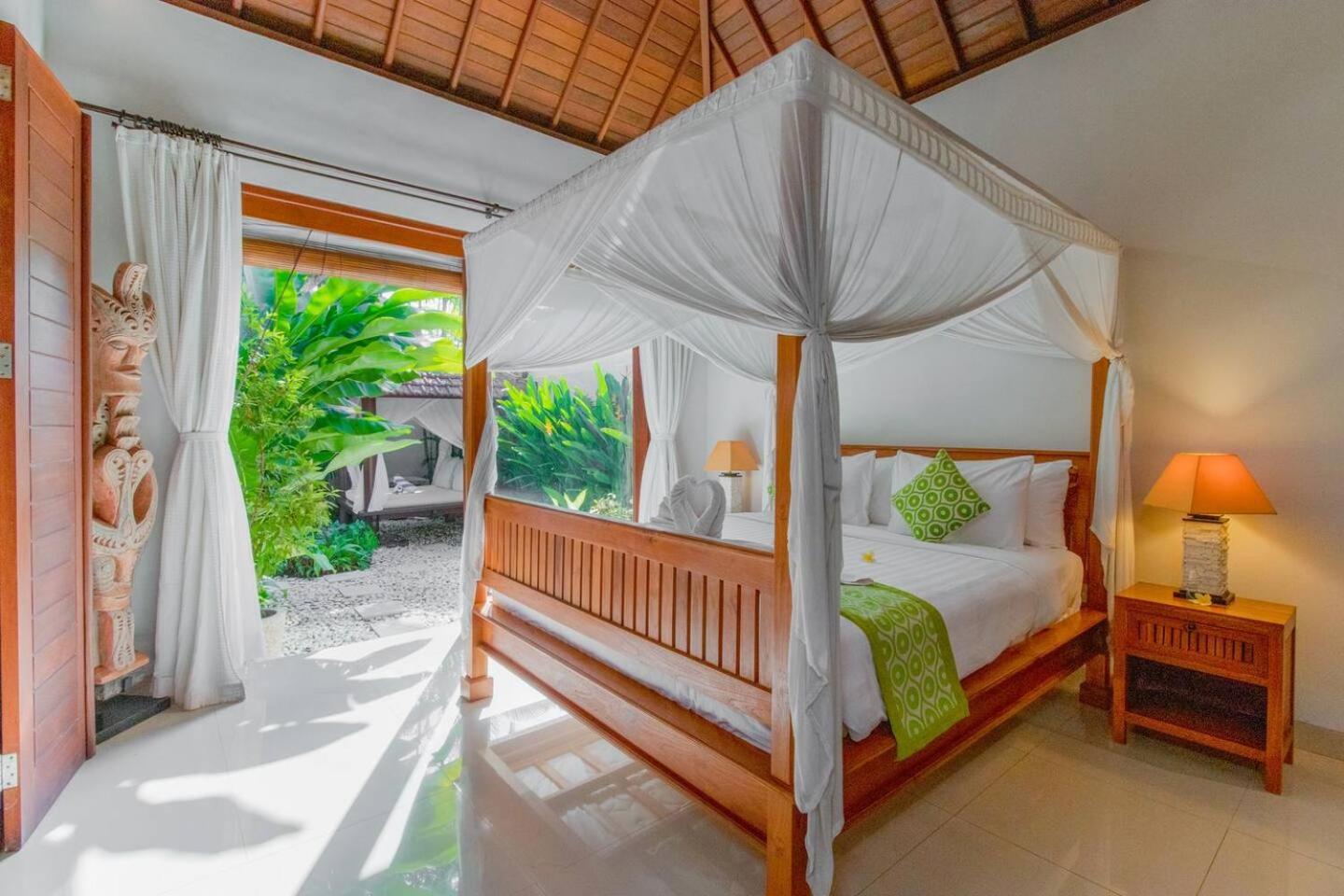 Heart Of Seminyak, 2Br, Sleeps 4, Walk To Bintang Villa Exterior photo
