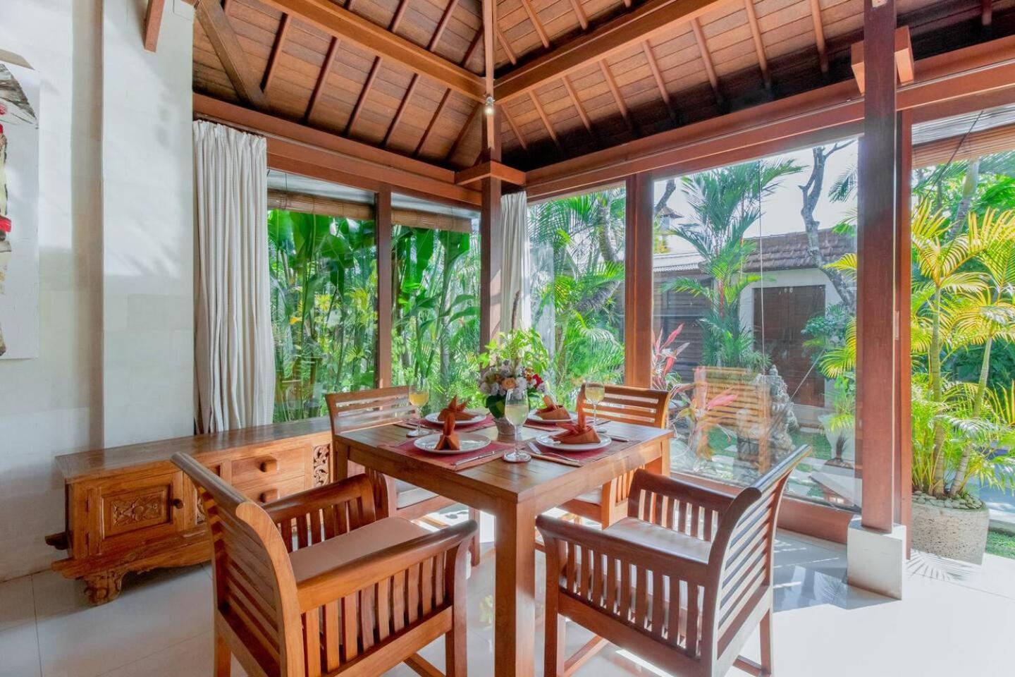 Heart Of Seminyak, 2Br, Sleeps 4, Walk To Bintang Villa Exterior photo