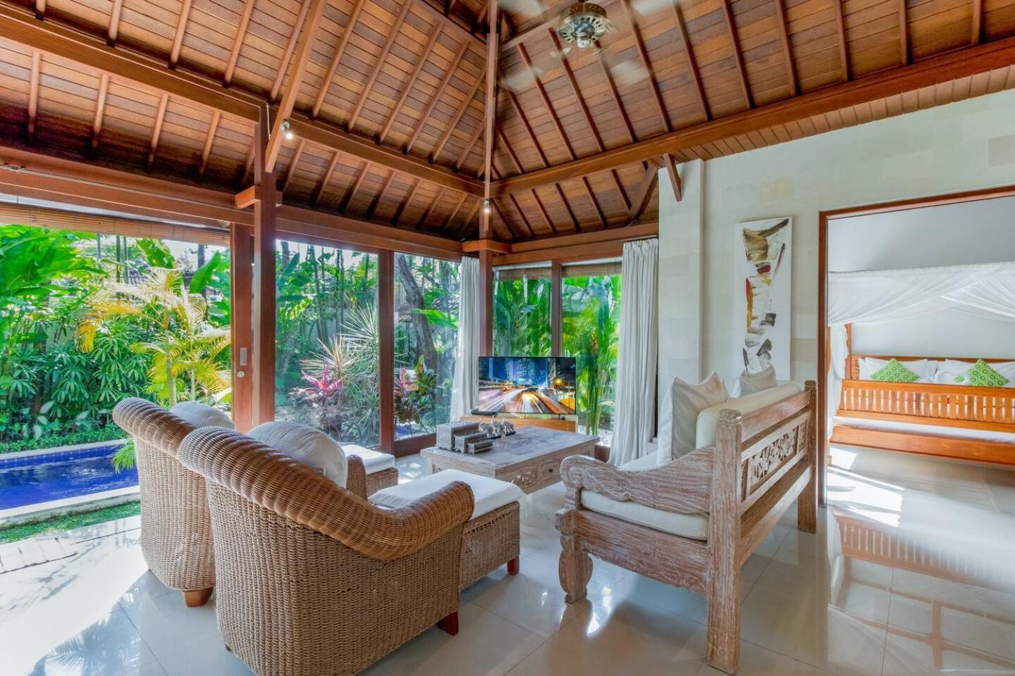Heart Of Seminyak, 2Br, Sleeps 4, Walk To Bintang Villa Exterior photo